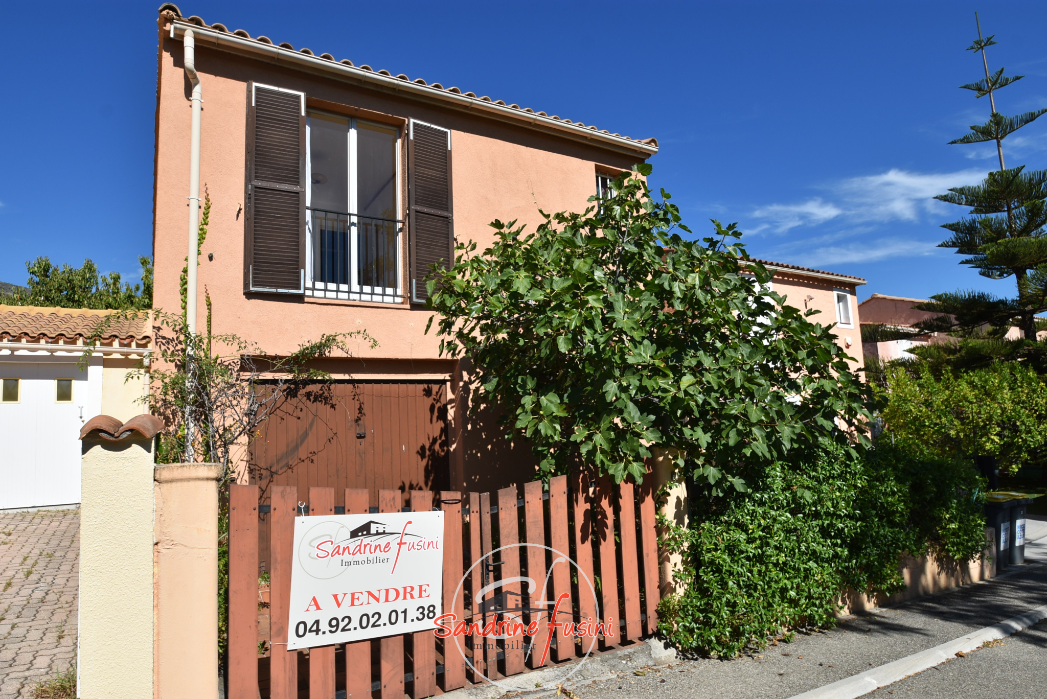 vente Maison mitoyenne 4 Pièces avec jardin et garage
