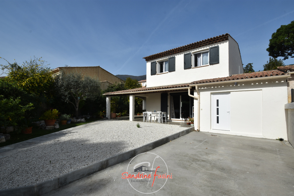 Vente Maison 123m² 5 Pièces à Carros (06510) - Agence Fusini Sandrine Immobilier